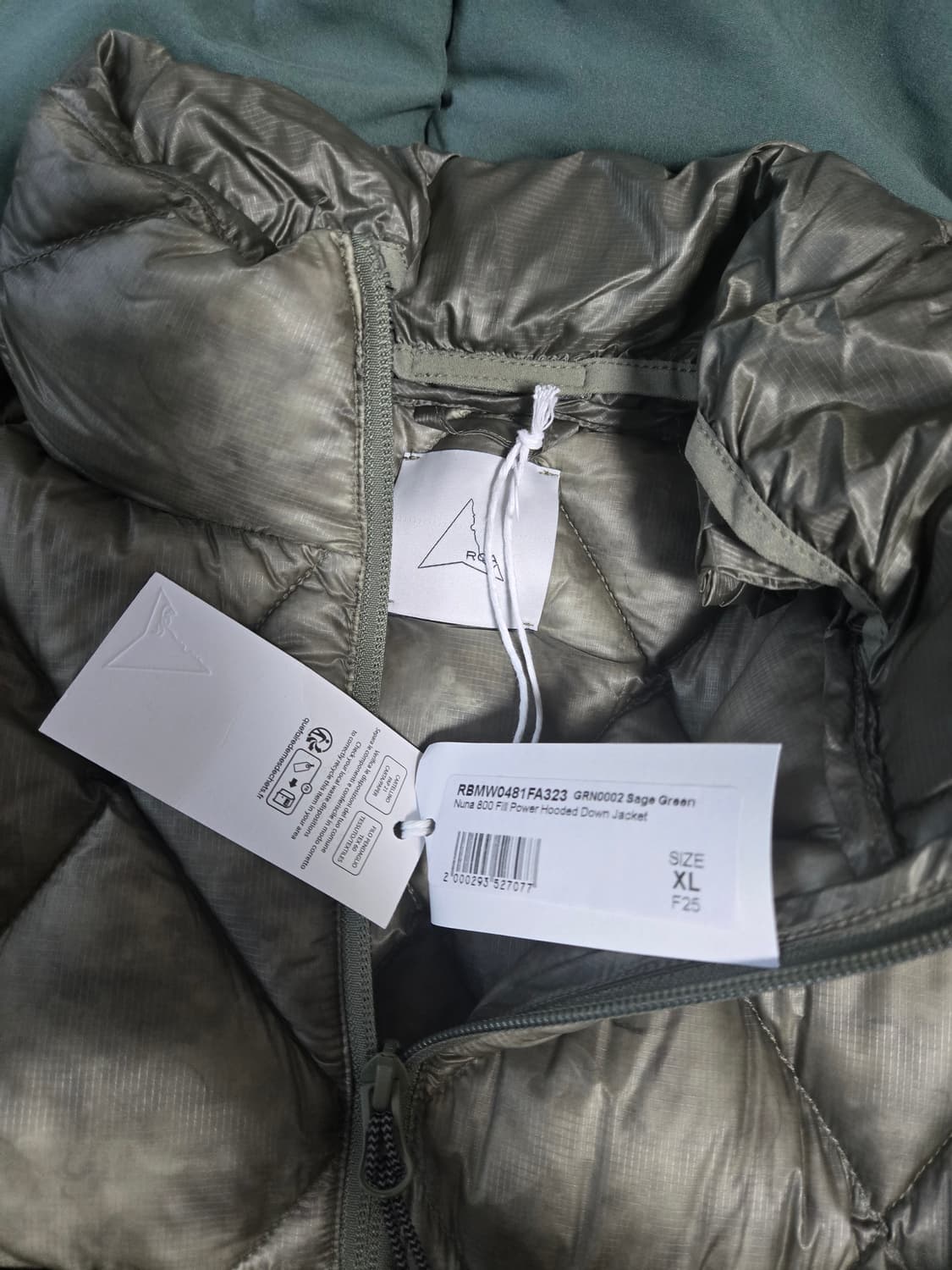 roa nuna 로아 누나 800 필 파워 후디드 다운 자켓 Sage G 상품이미지4