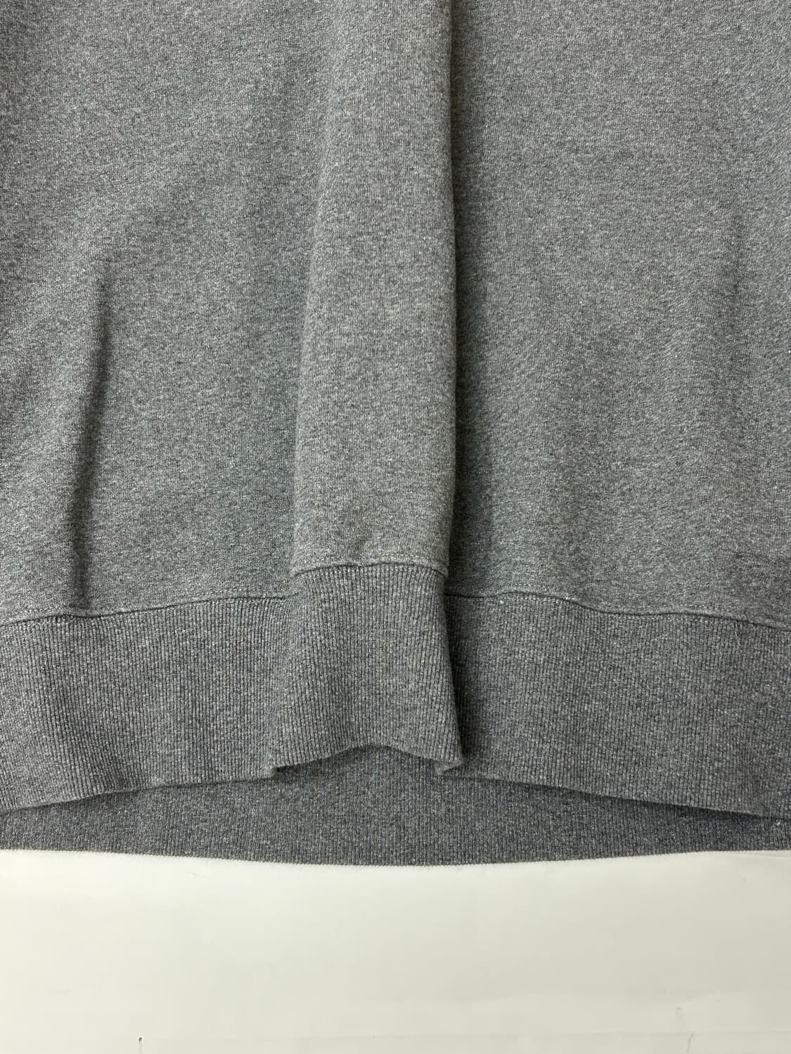 Ami 아미 하트패치 그레이 맨투맨   상품이미지6