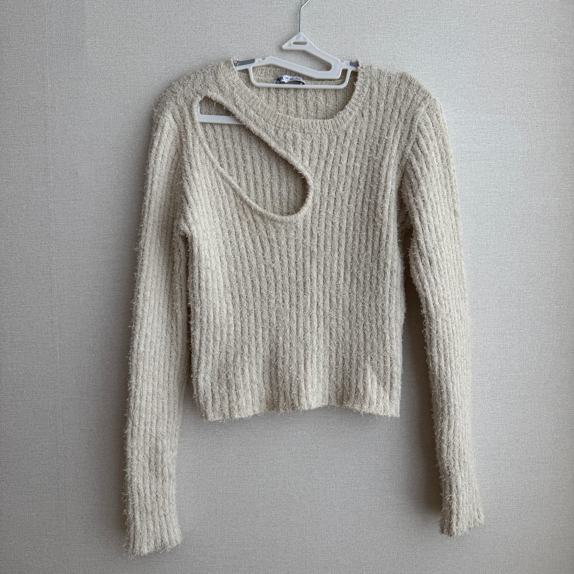 자라 컷아웃 셔닐 스웨터 니트 상품이미지1