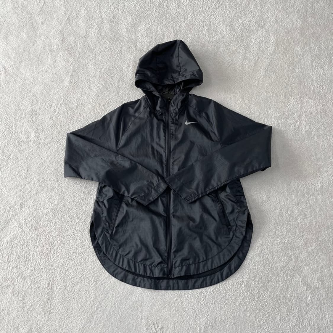 M 나이키 여성 러닝 바람막이 상품이미지1