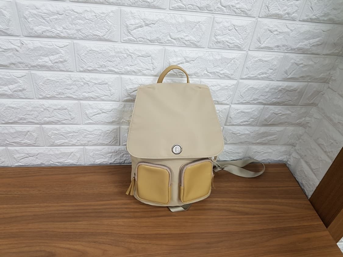 미닛뮤트 클로 백팩 (모카베이지) 미착용 상품이미지1