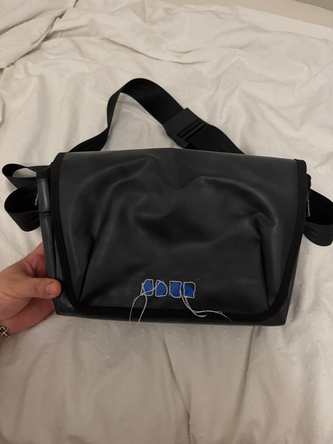 아더에러 가방 팝니다 상품이미지1