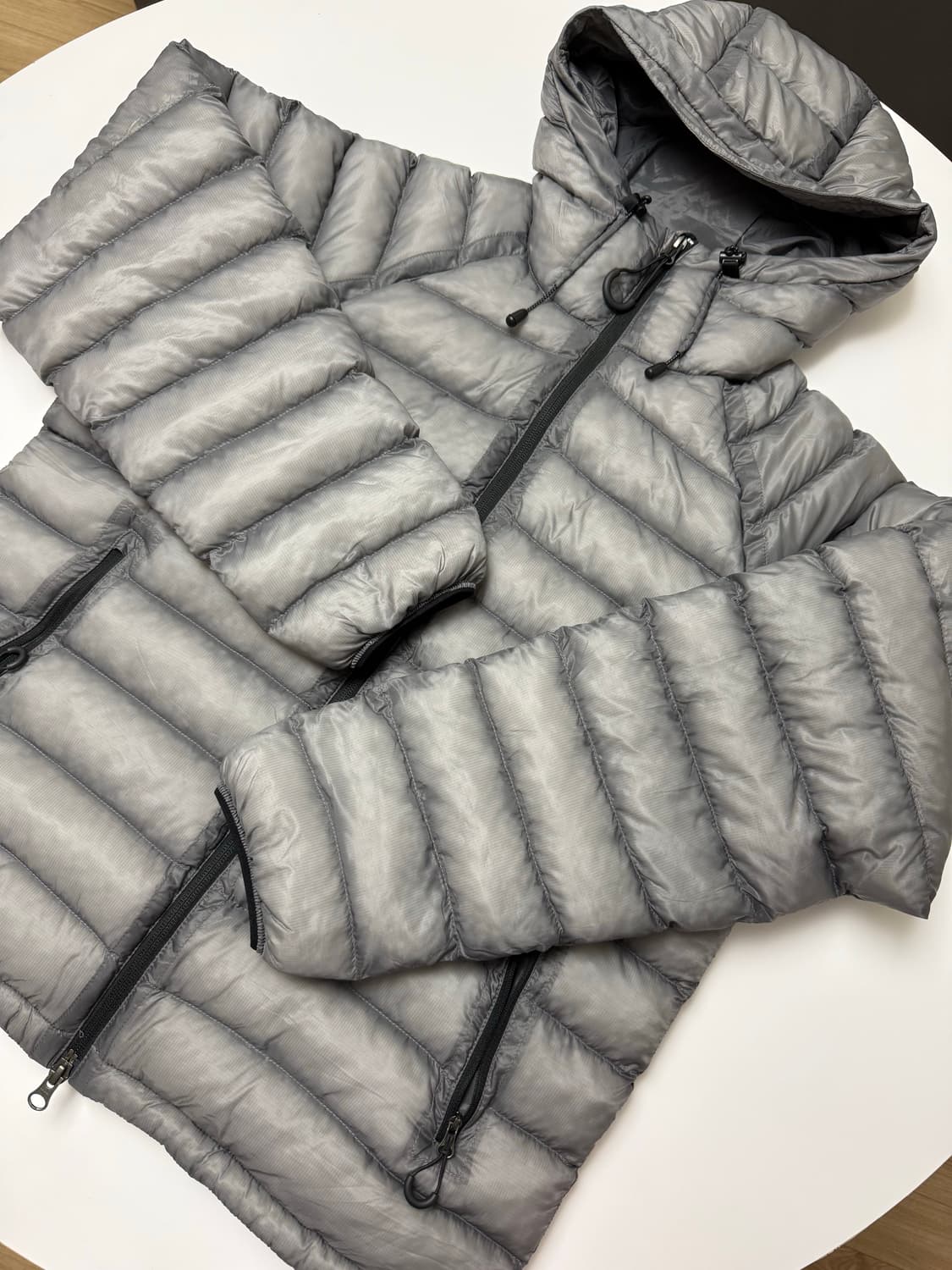 수아레 경량패딩 그레이 m사이즈 상품이미지1