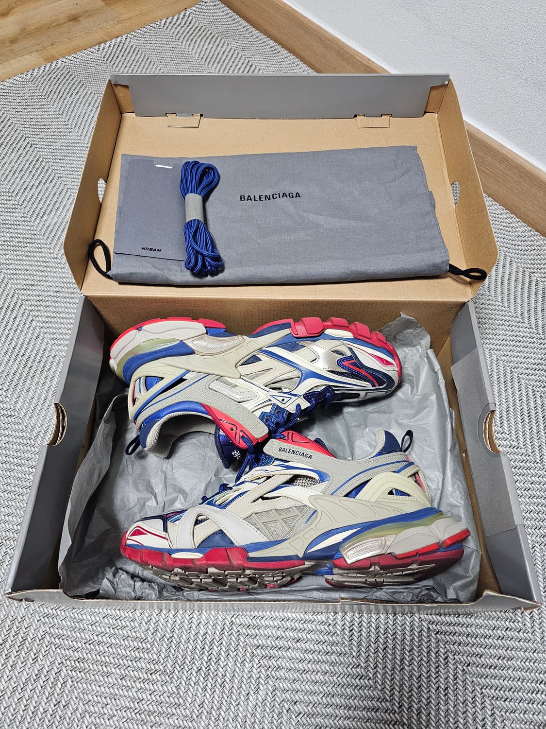 발렌시아가 트랙2 건담 42사이즈 (풀박스) 상품이미지2