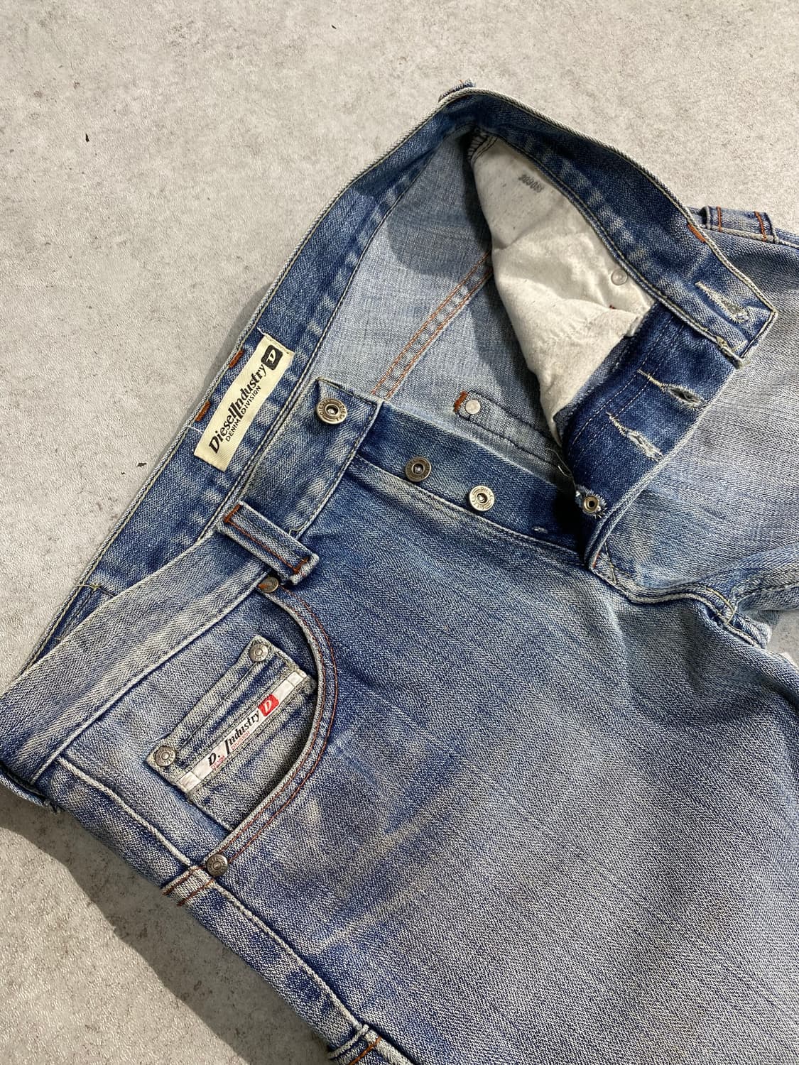 [32] Diesel 디젤 더티워시드 부츠컷 데님팬츠 상품이미지5