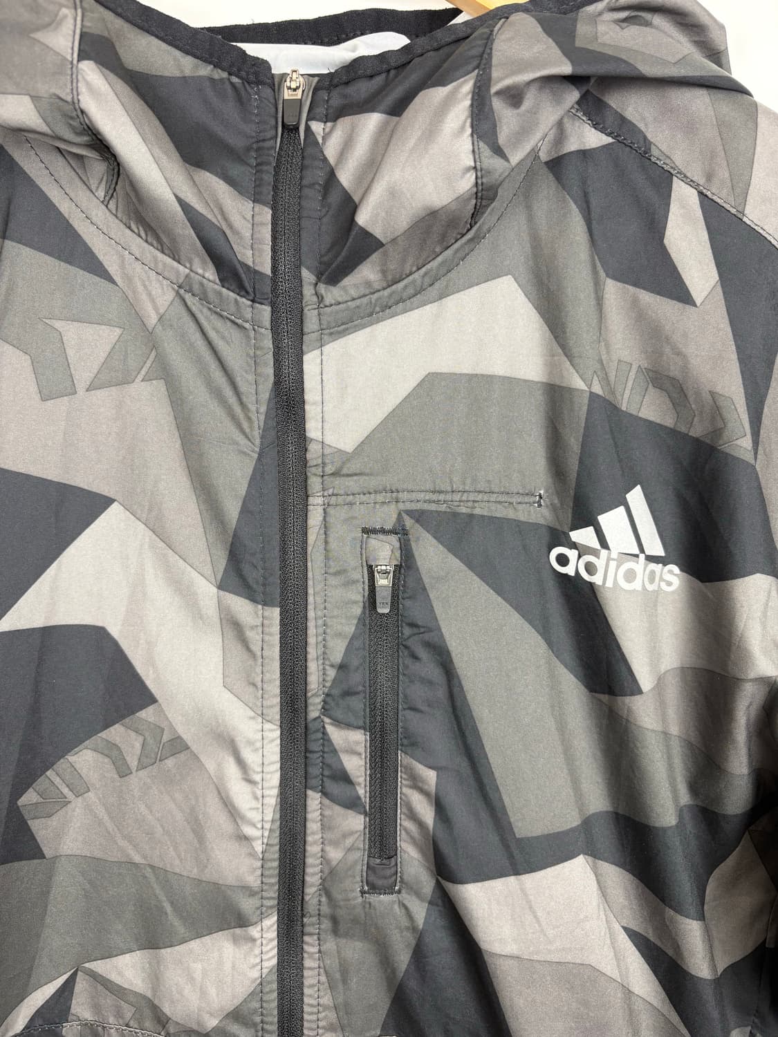 아디다스 오운더런 자켓 상품이미지3