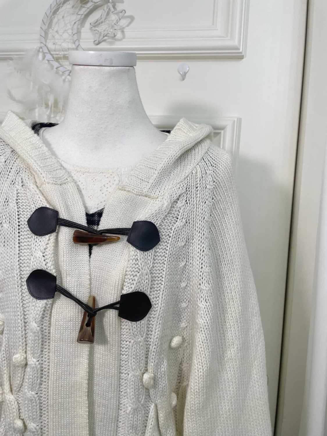 ivory pompom hoodie lovely mori  cape 상품이미지7