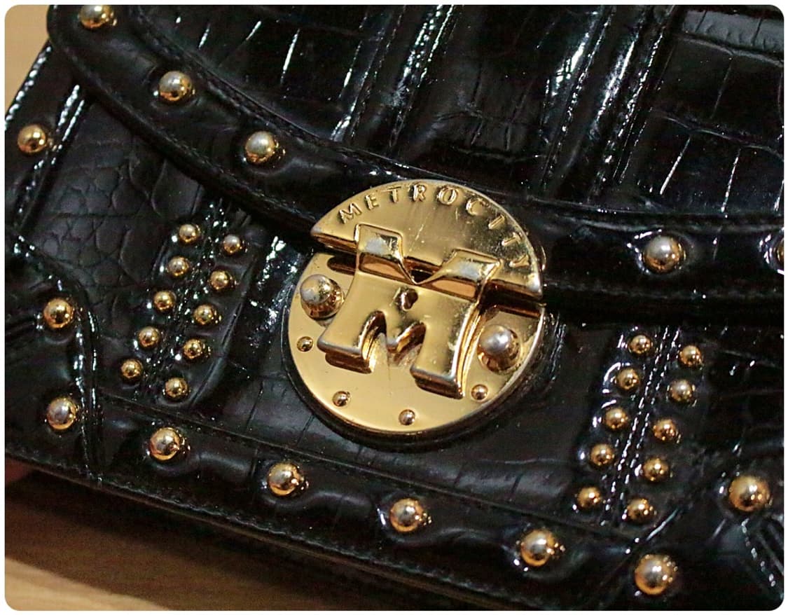 메트로시티 에나멜 가죽 스터드 체인백 상품이미지6