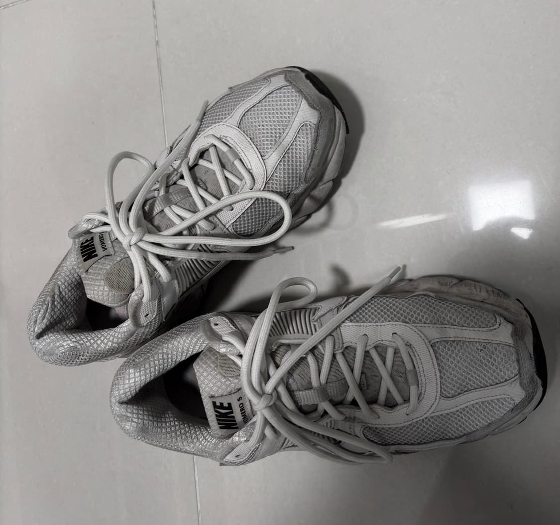 나이키 줌보메로 5 울프그레이 (280) 상품이미지3