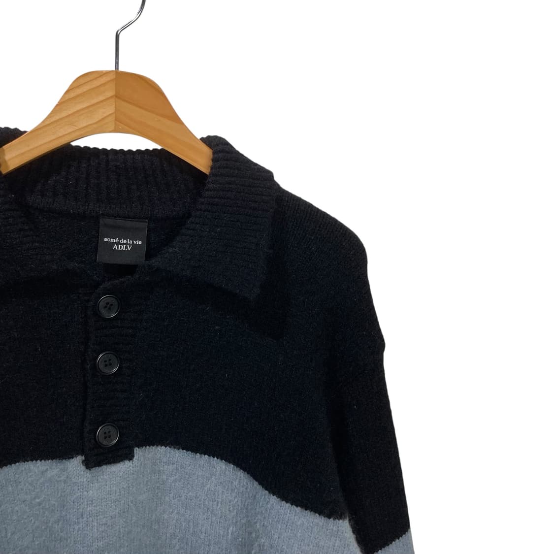 아크메드라비 카라넥 버튼 배색 니트 상품이미지3