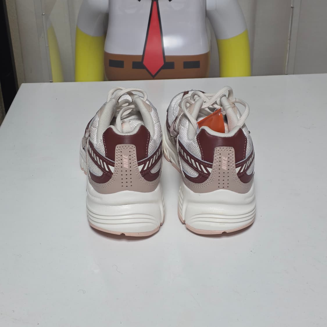 나이키 이니시에이터 팬텀 파슬 스톤 235
 상품이미지3