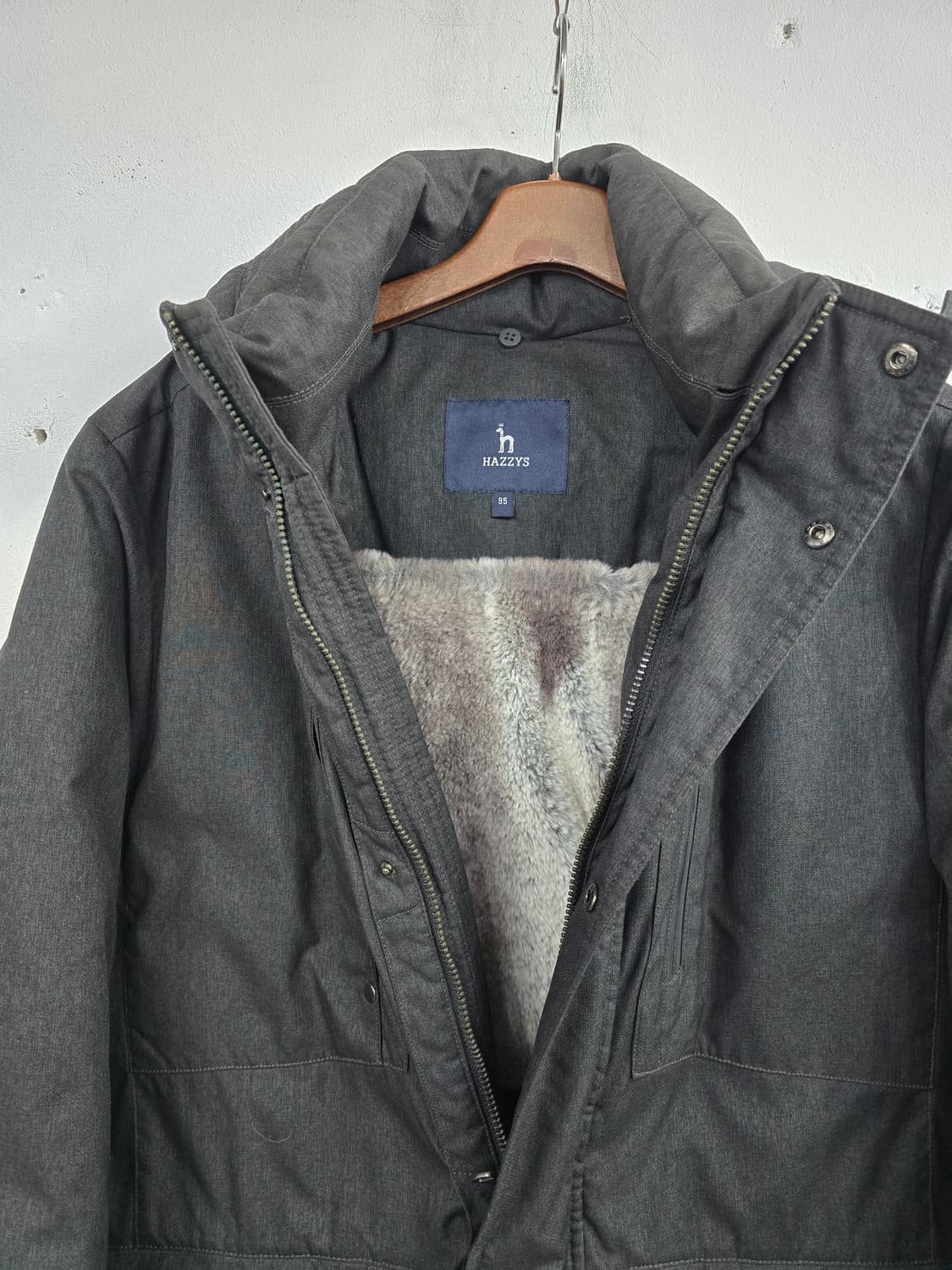 헤지스 차콜  프리미엄 구스 후드 퍼 패딩 상품이미지5