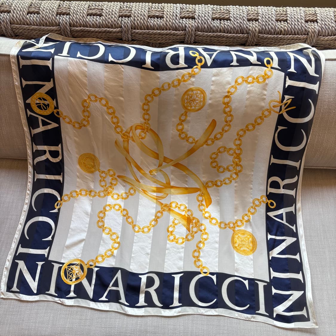 빈티지 니나리찌(NINA RICCI) 실크 100% 스카프 상품이미지5