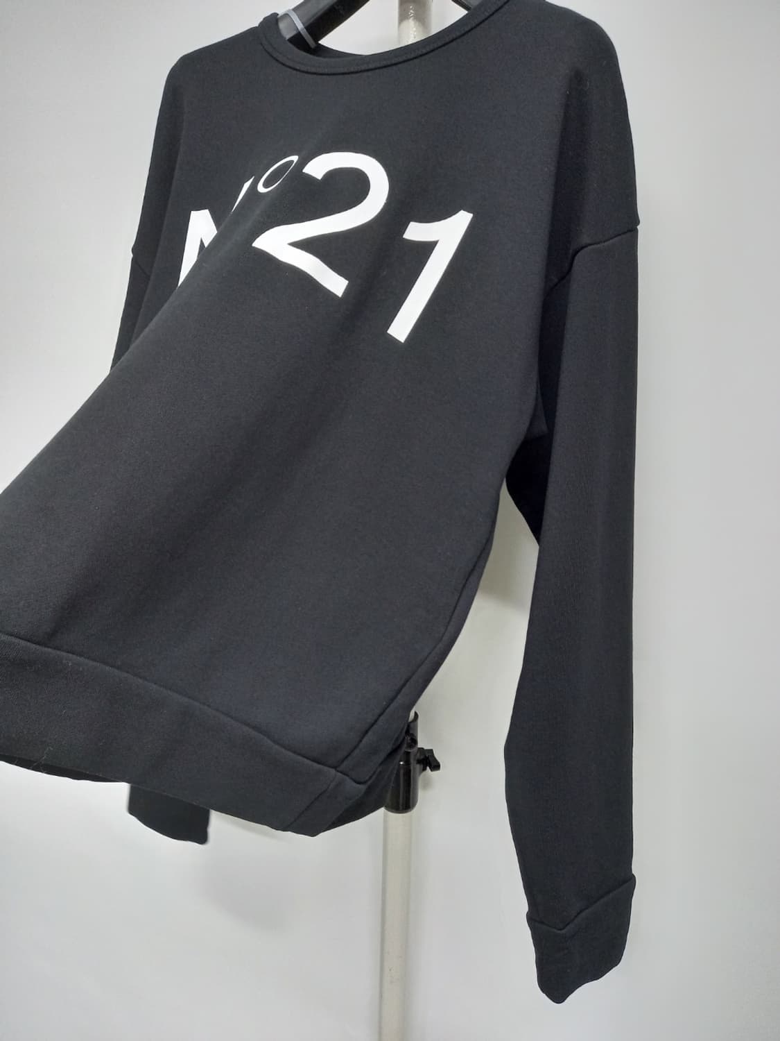 누메로벤투노 N21 춘추동 맨투맨 40.77 상품이미지5