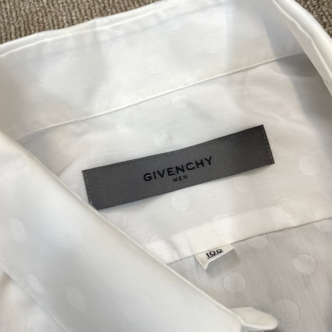 GIVENCHY men 지방시 도트 하프셔츠  상품이미지2