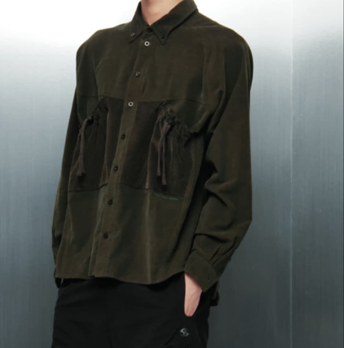 산산기어 코듀로이 스트링 포켓 셔츠 카키 상품이미지3