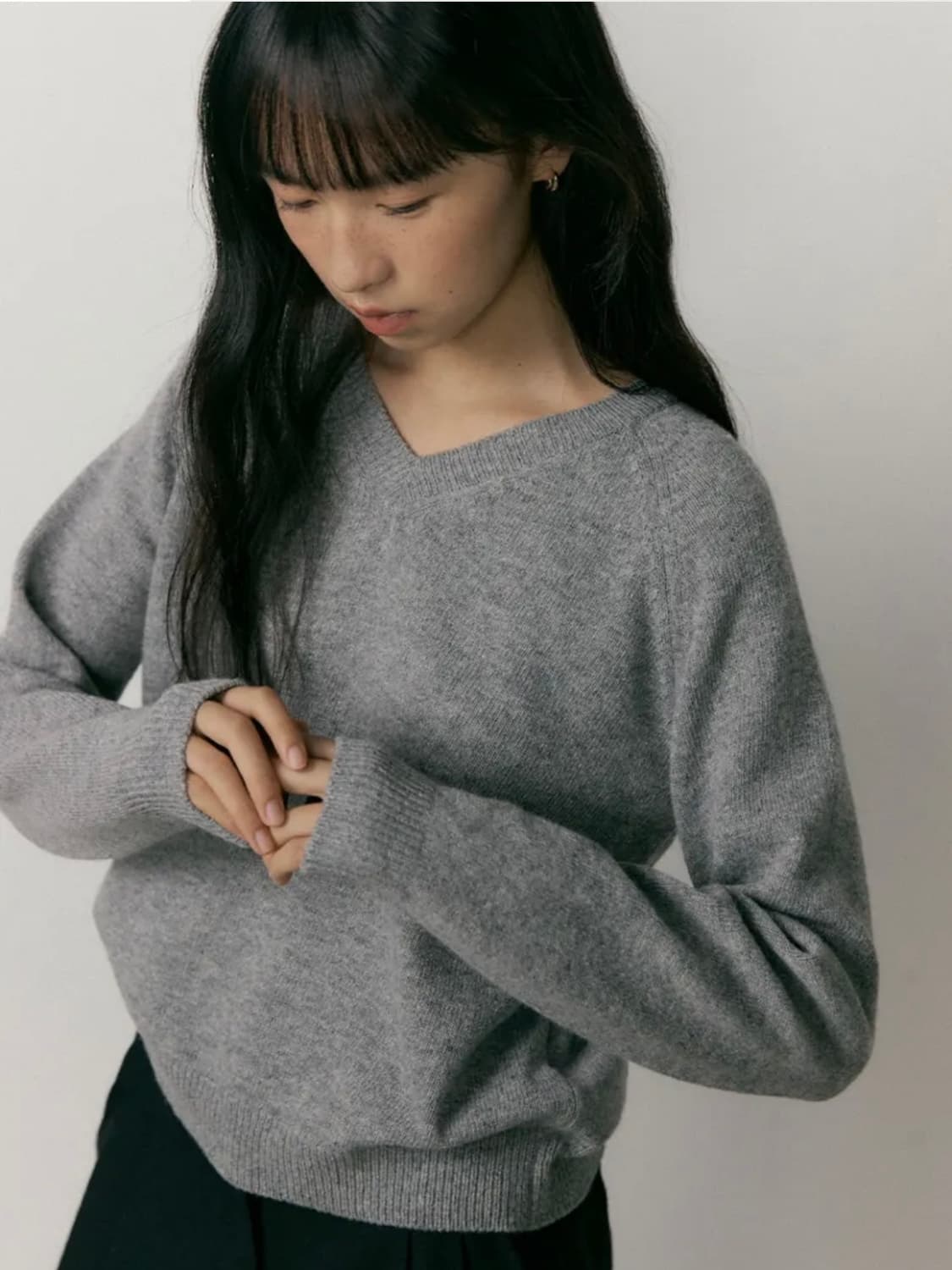 링서울 램스울 브이넥 니트 그레이 상품이미지2