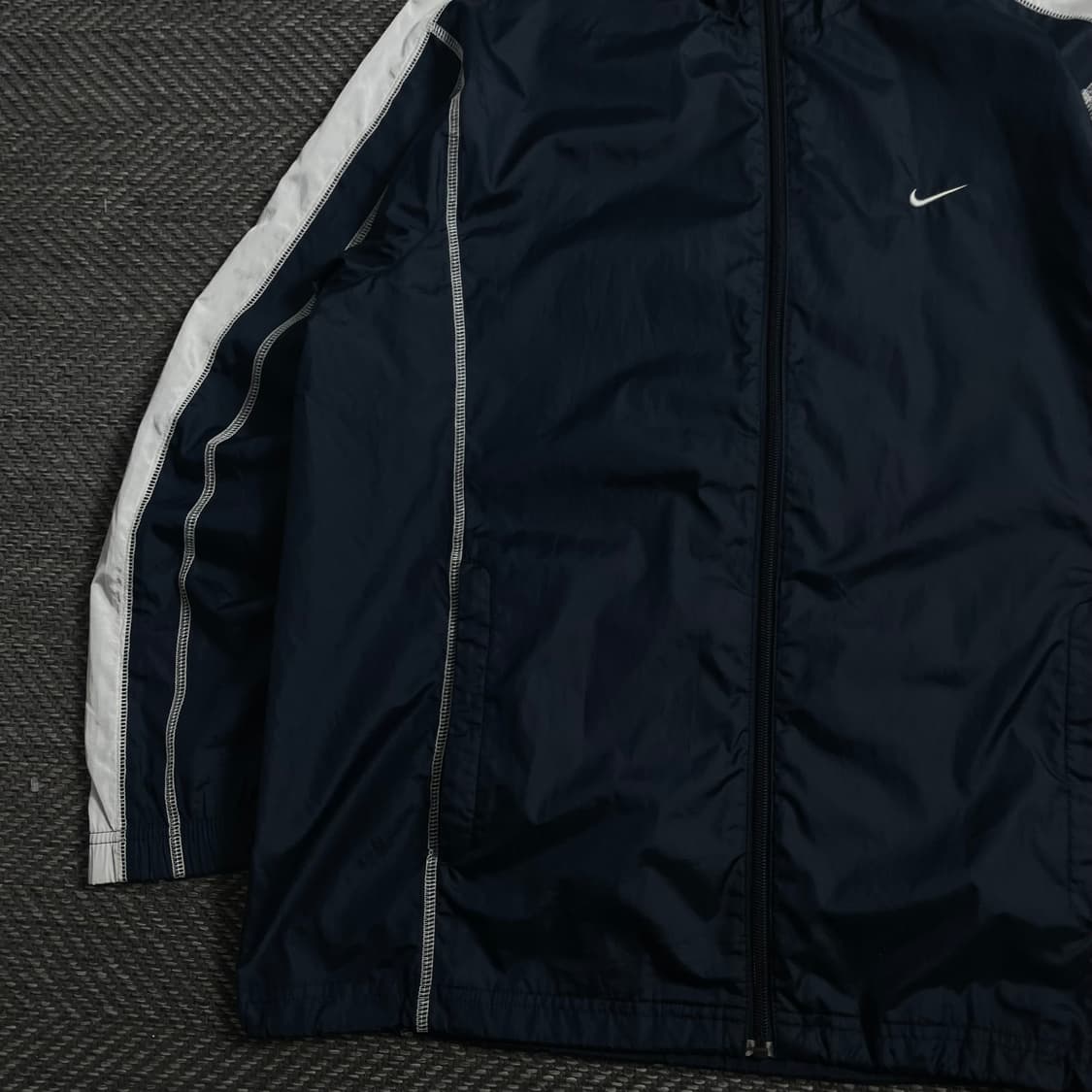 나이키 올드스쿨 빅로고 스티치 디테일 네이비 바람막이y 3947 상품이미지5