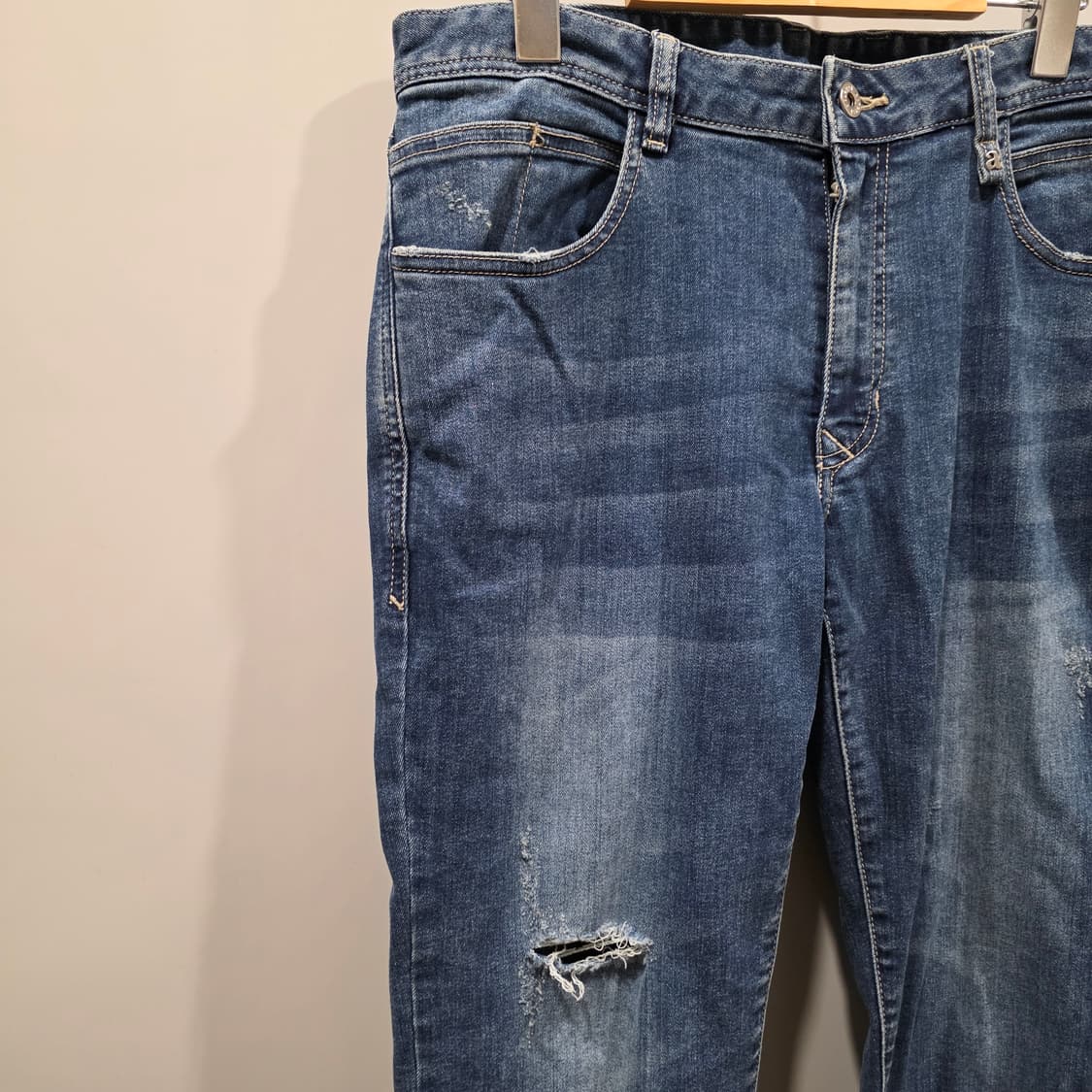 알레그리(allegri) 슬림 데님 청바지 중청 상품이미지2