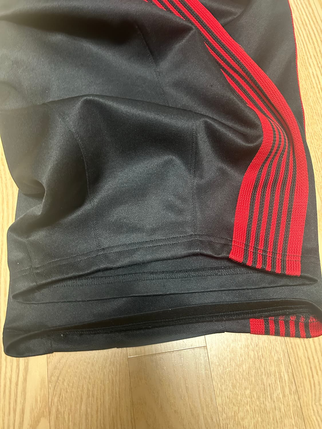 니들스 lhp hd 트랙팬츠 검빨 상품이미지3