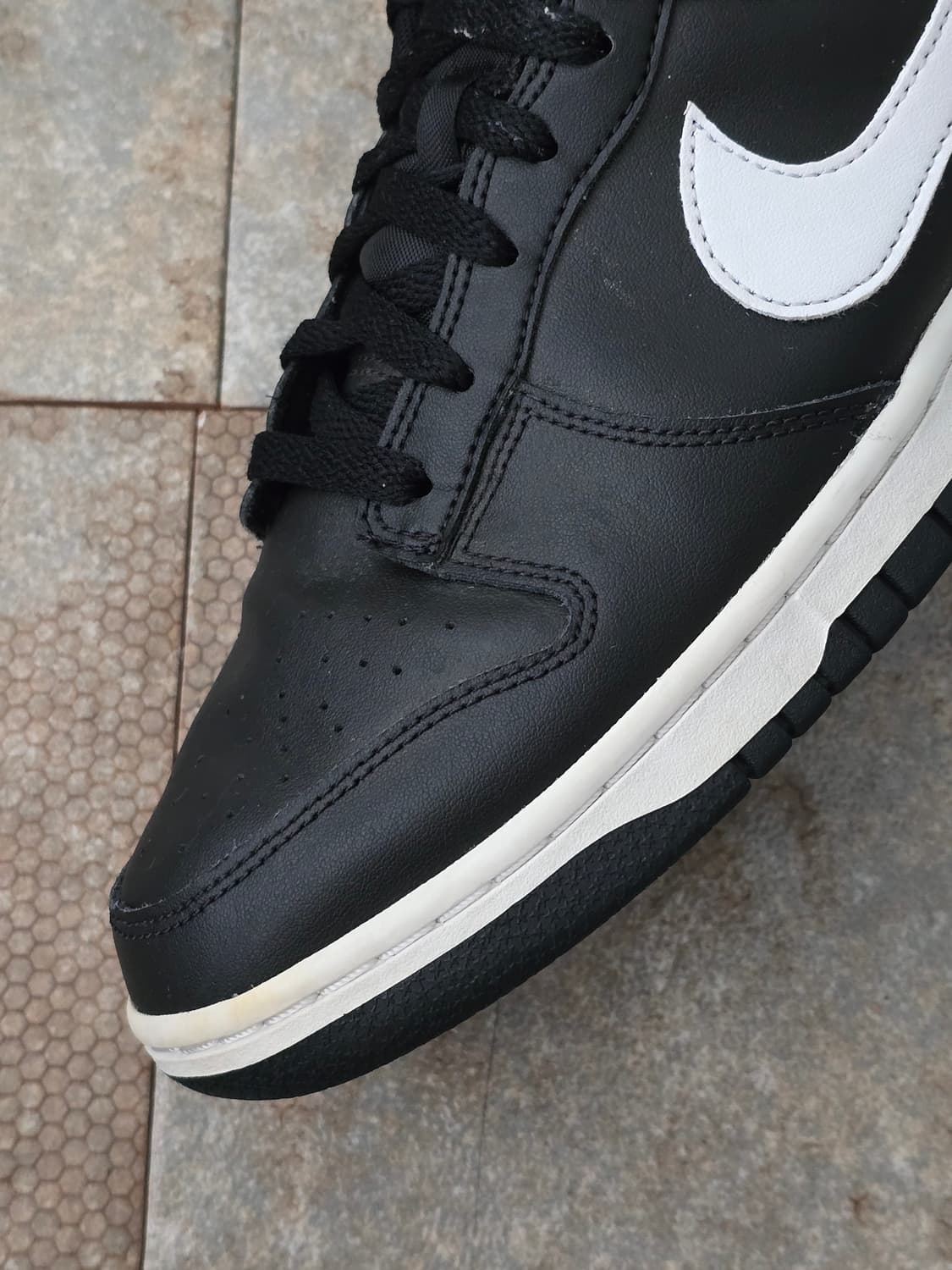 (280)나이키 덩크 로우 레트로 블랙 화이트  상품이미지3