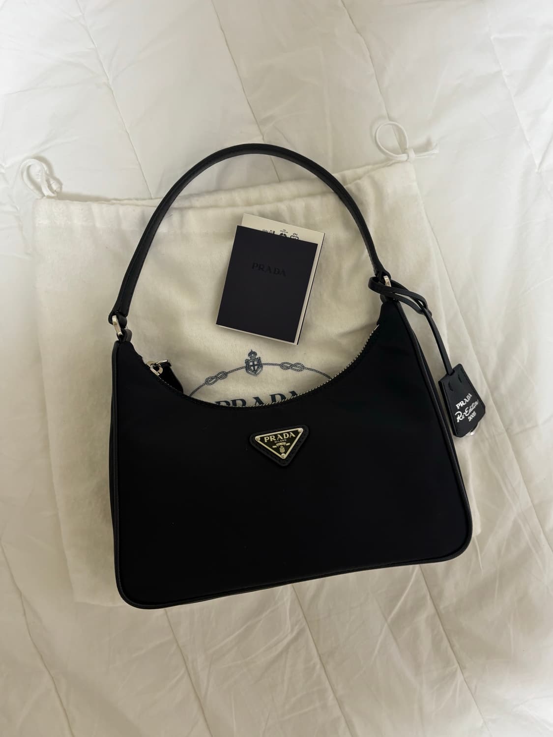 프라다 리에디션 2005 리나일론 호보백 사피아노 블랙 상품이미지1