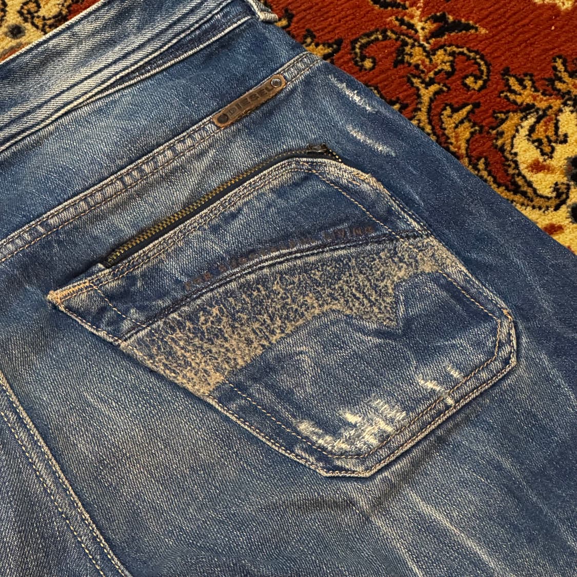 디젤 아카이브 워싱 데님 팬츠 중청 (30-31) 상품이미지3