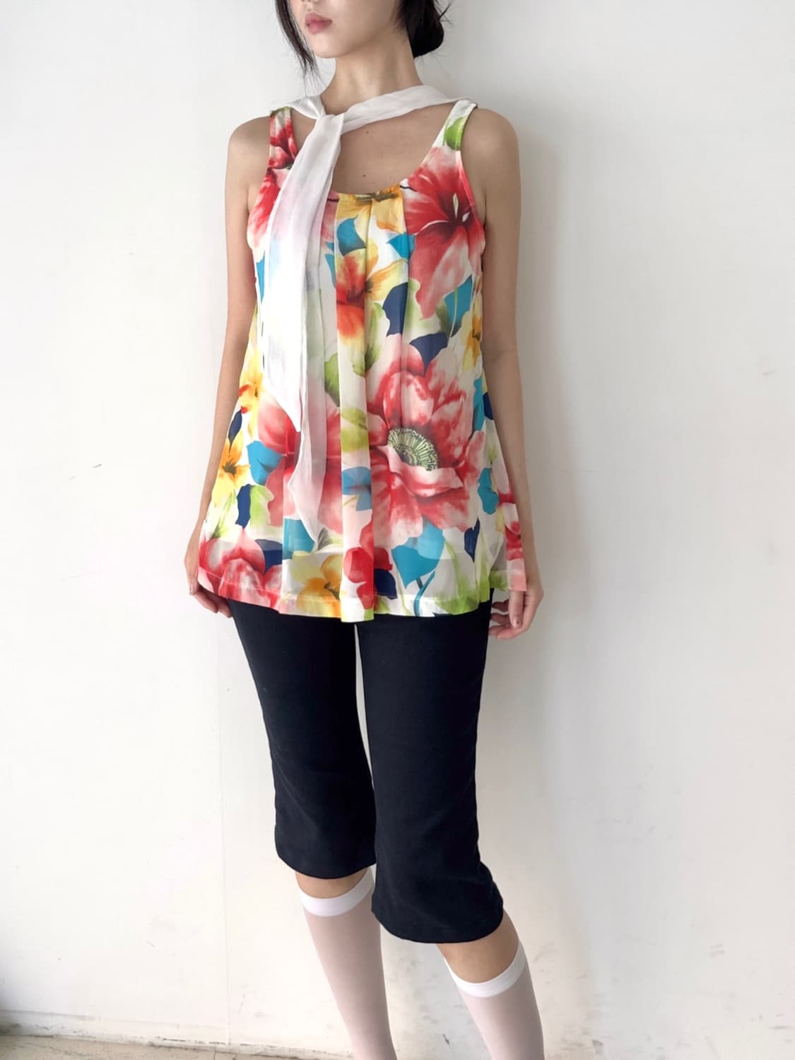 Shoulder drape floral sleeveless blouse 상품이미지6