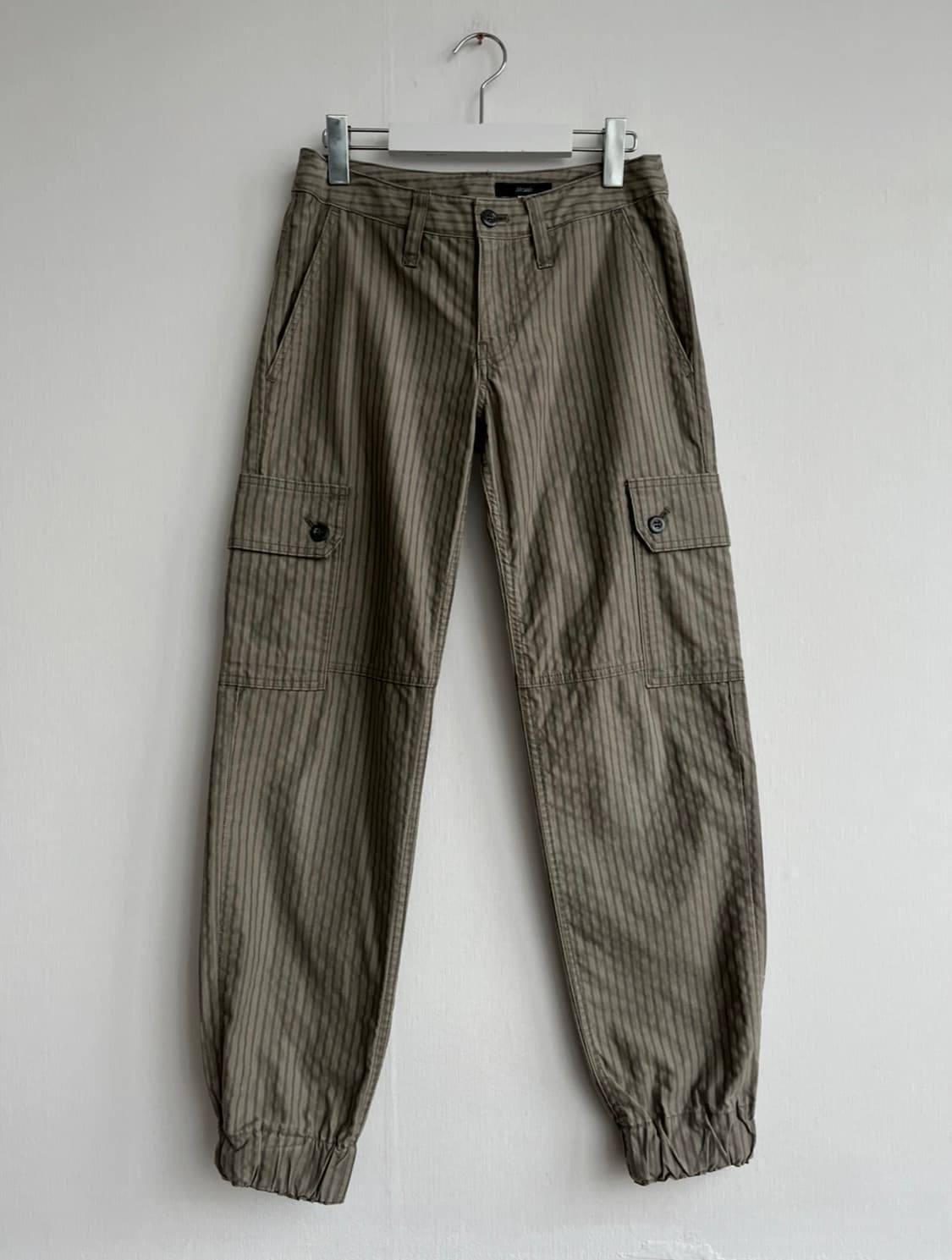 올리브 카키 핀스트라이프 카고 조거 팬츠 상품이미지1