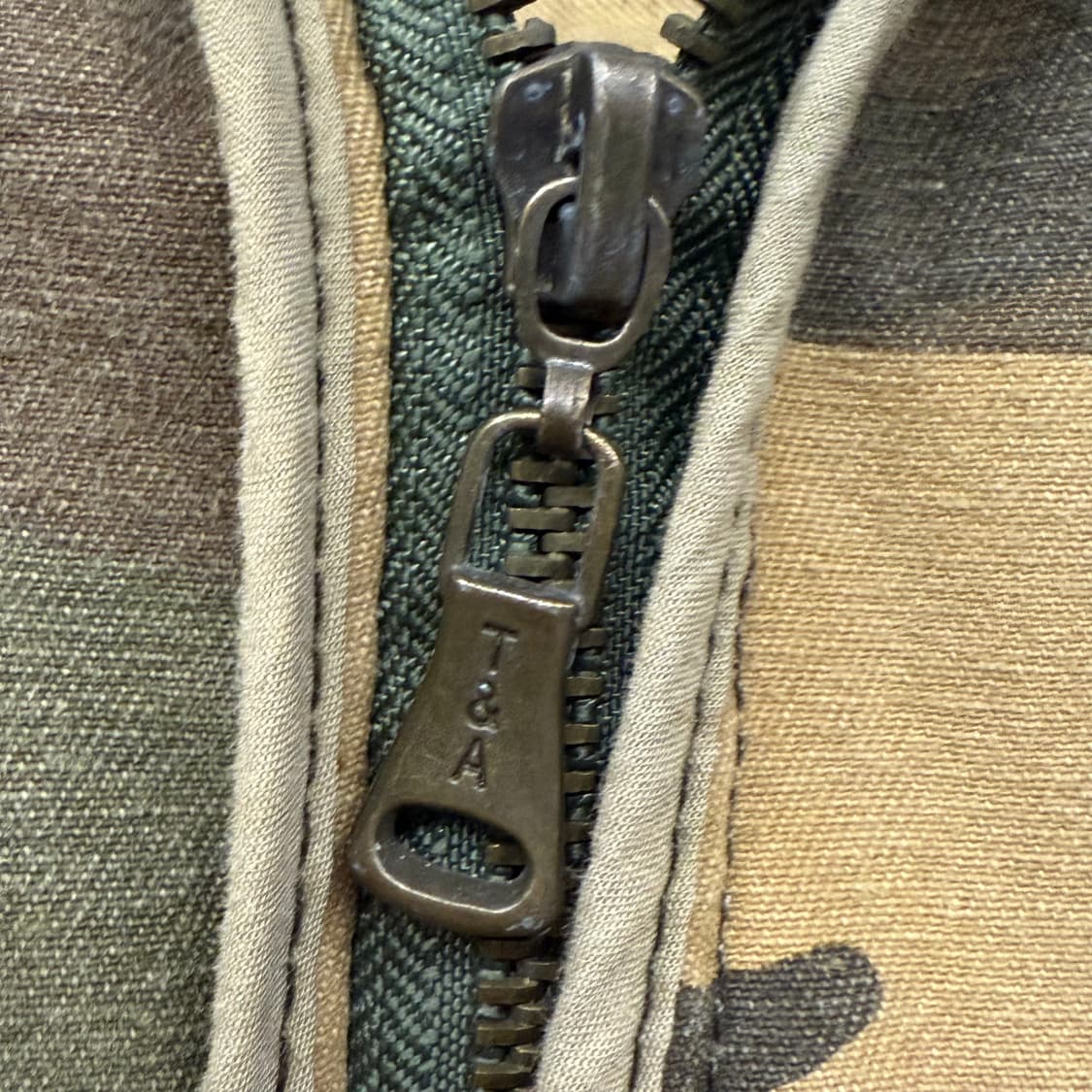 [정품/M] 톰앤애슐리 카모 후드 베스트 b15 상품이미지5