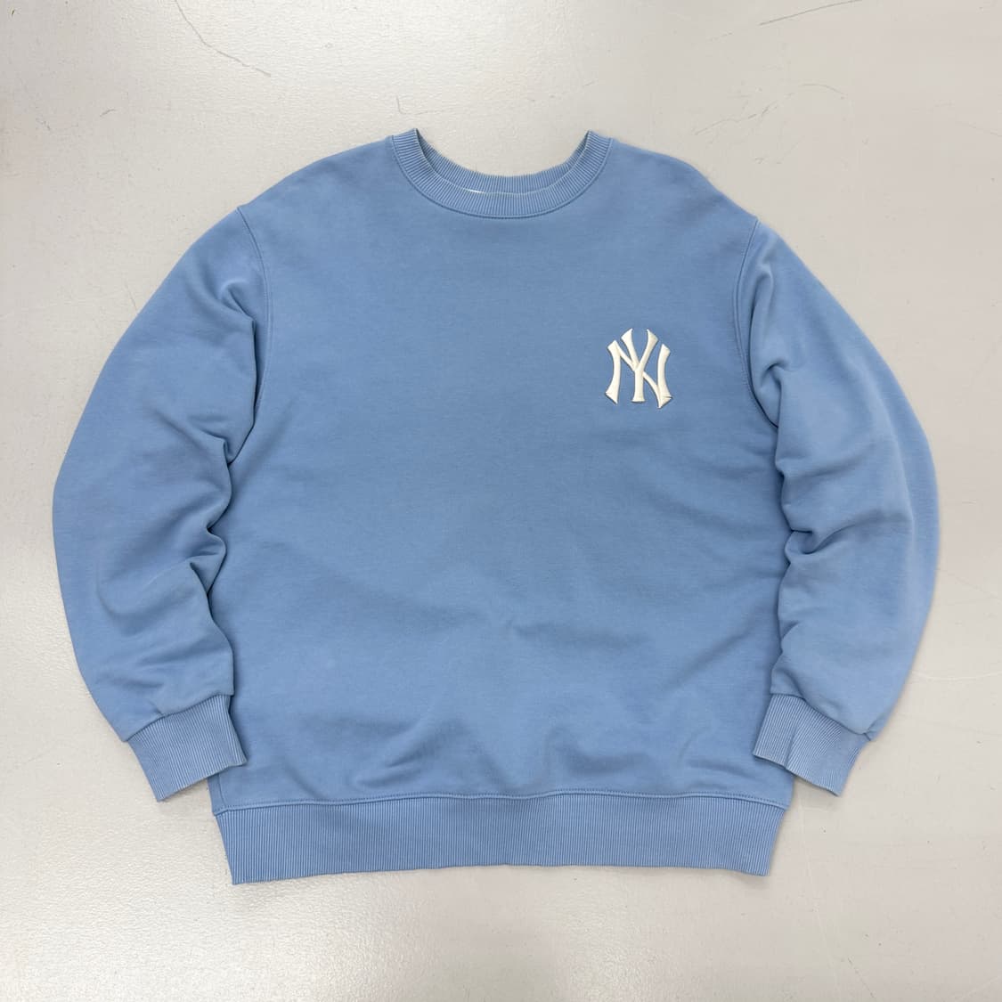 MLB 양키스 빅로고 하늘색 맨투맨 상품이미지2