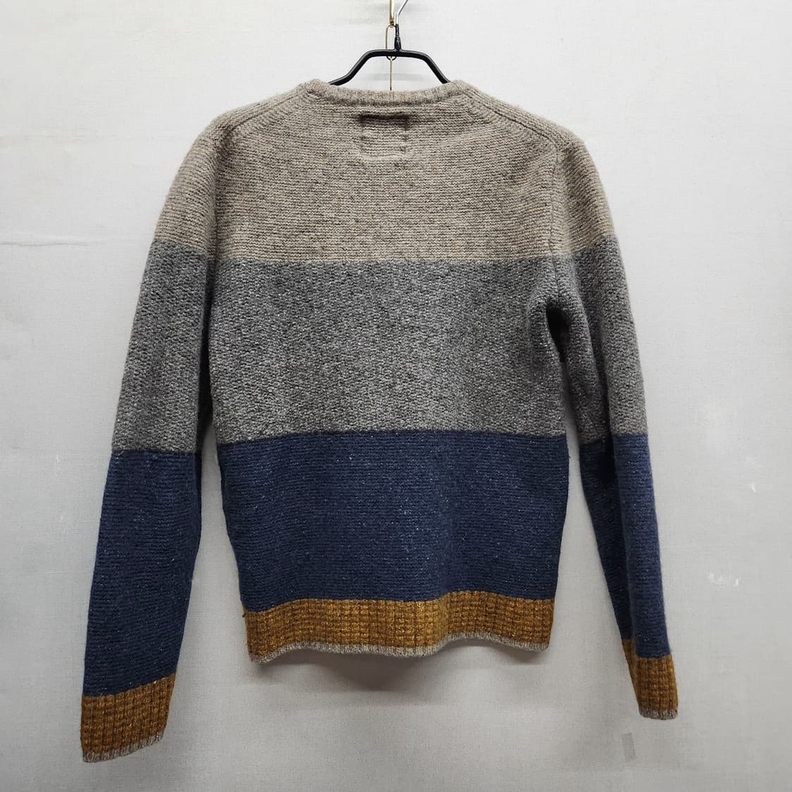 헤지스 배색 스트라이프 로고 니트 S 상품이미지3