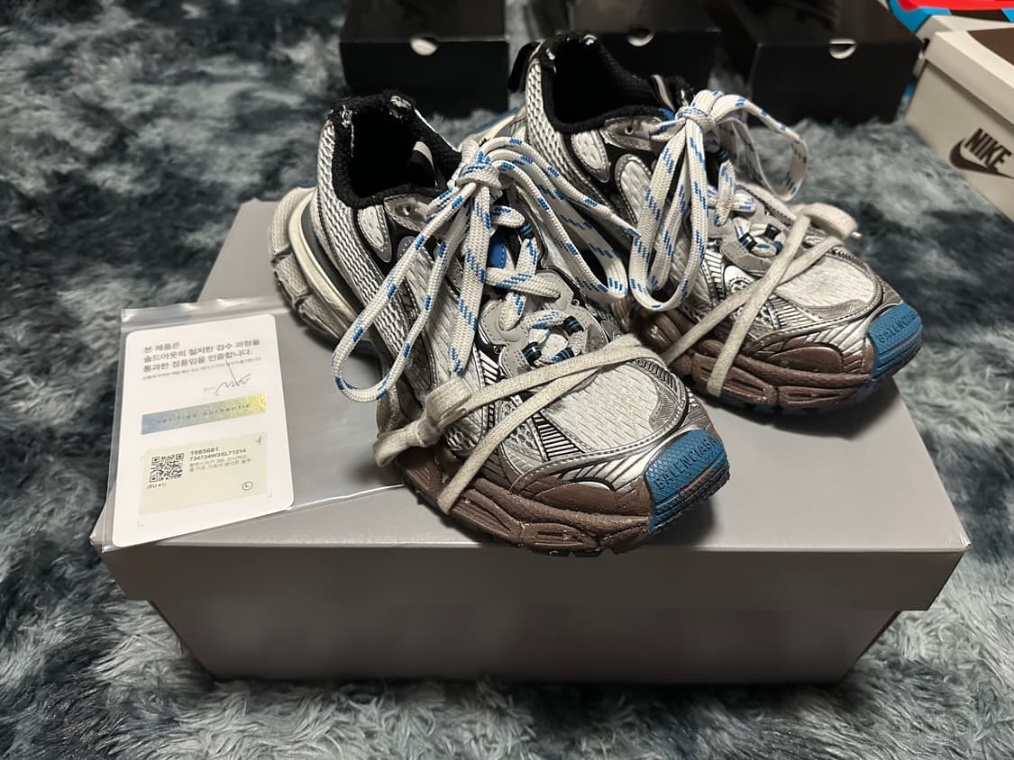 발렌시아가 원아웃 3xl 상품이미지1