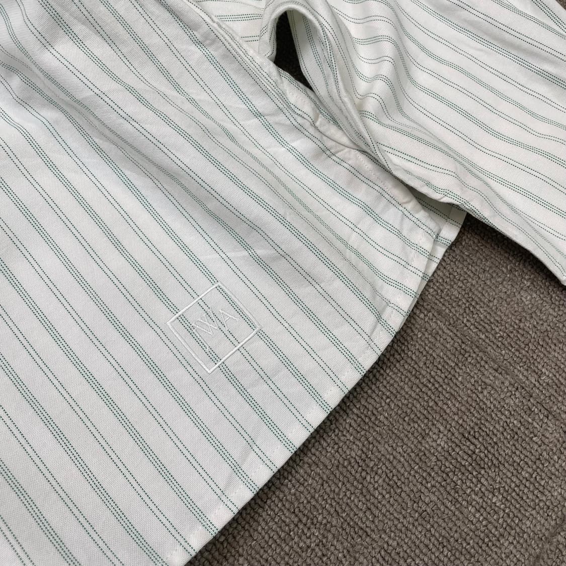 uniqlo jw앤더슨 스트라이프 크롭 셔츠 m  상품이미지2