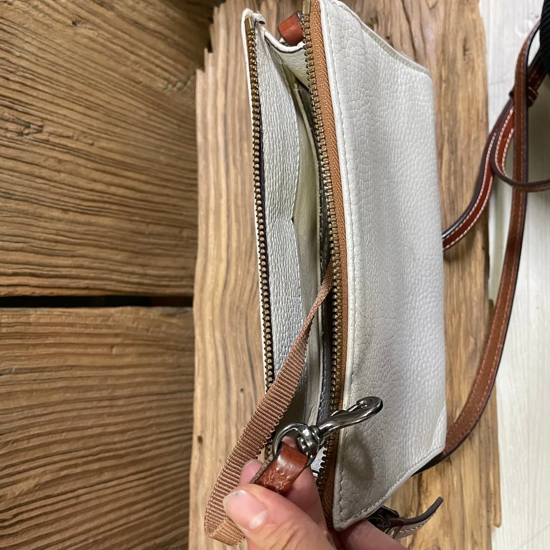 두니앤버크 가죽 크로스백  상품이미지9