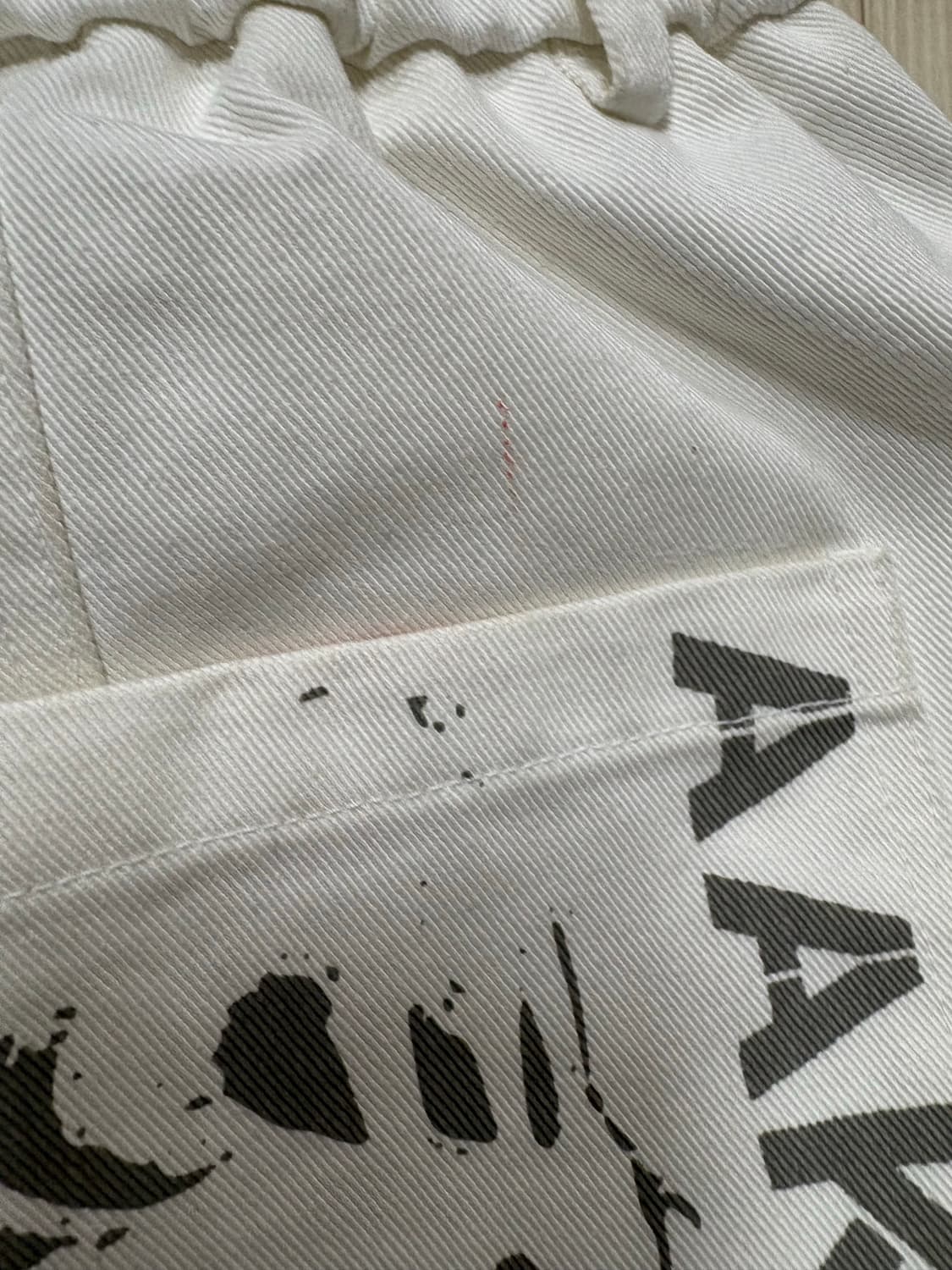 아캄 핀턱 프린팅 팬츠 화이트 1 상품이미지4