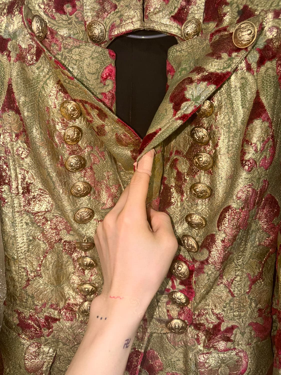 데카르넹 발망 10AW 쇼피스 브로케이트 벰베르그 바로크 나폴레옹 재킷 상품이미지3