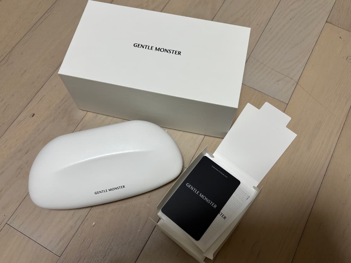 젠틀몬스터 안경 DON 02 실버색상 판매합니다. 상품이미지1