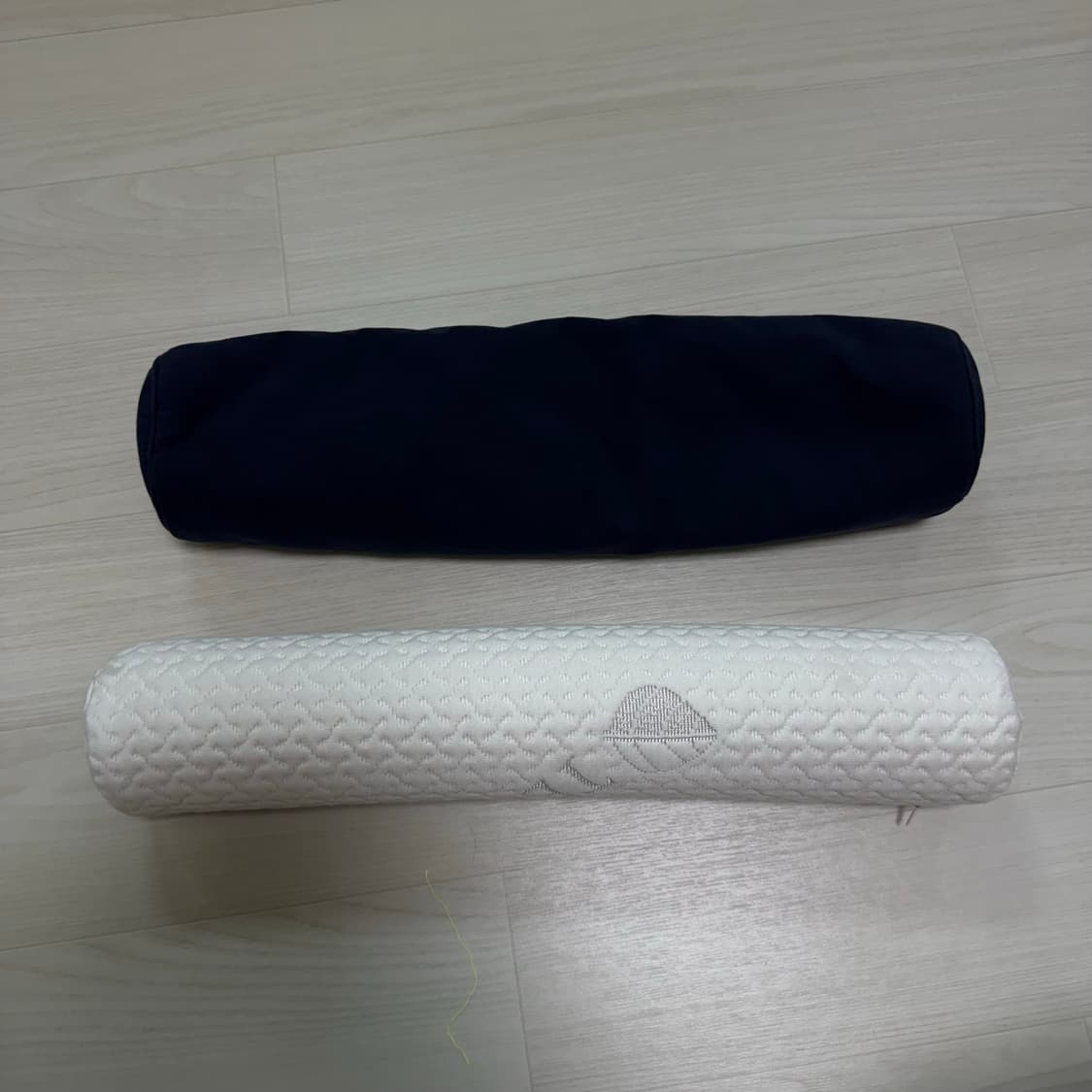 헤이동글 경추 메모리폼 원통베개 화이트 S (커버추가) 상품이미지3
