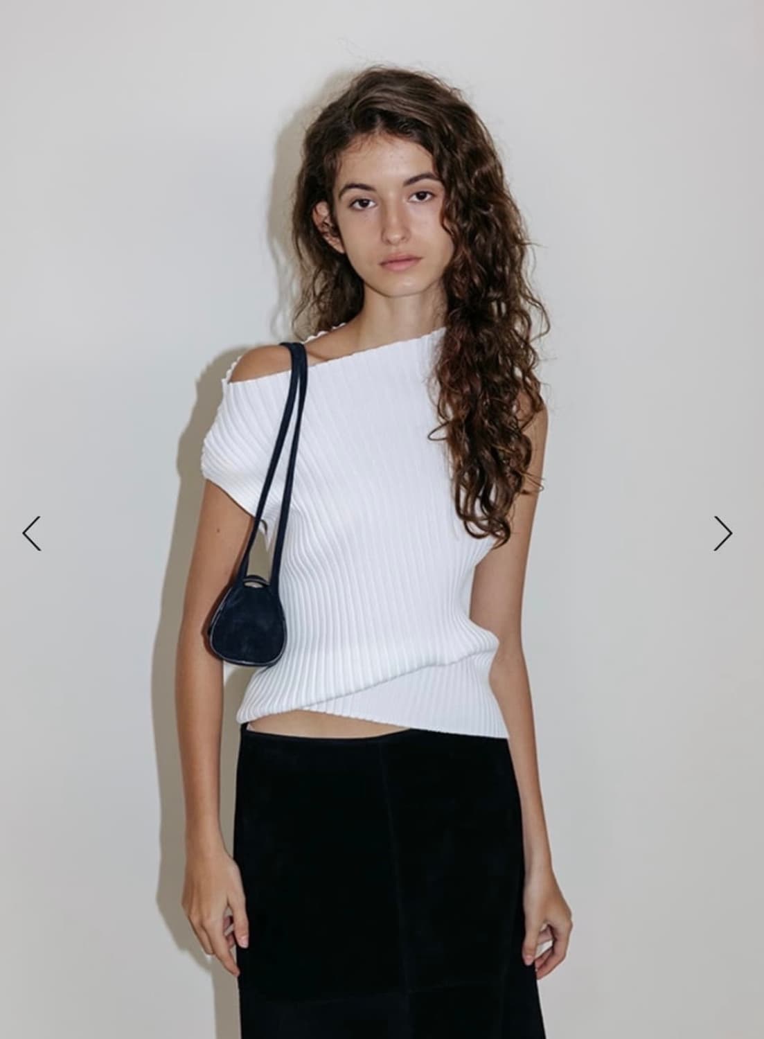 르917 rib knit top 슬리브리스 니트 탑 상품이미지1