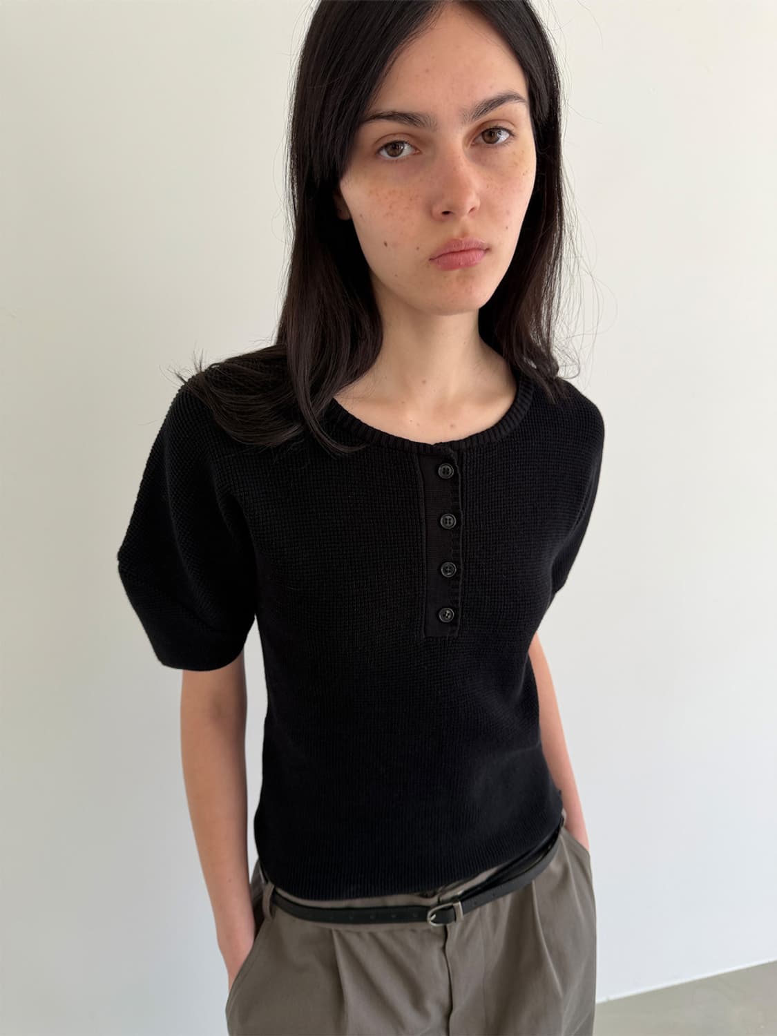 Puff Sleeve Henry Neck Knit Black 상품이미지1