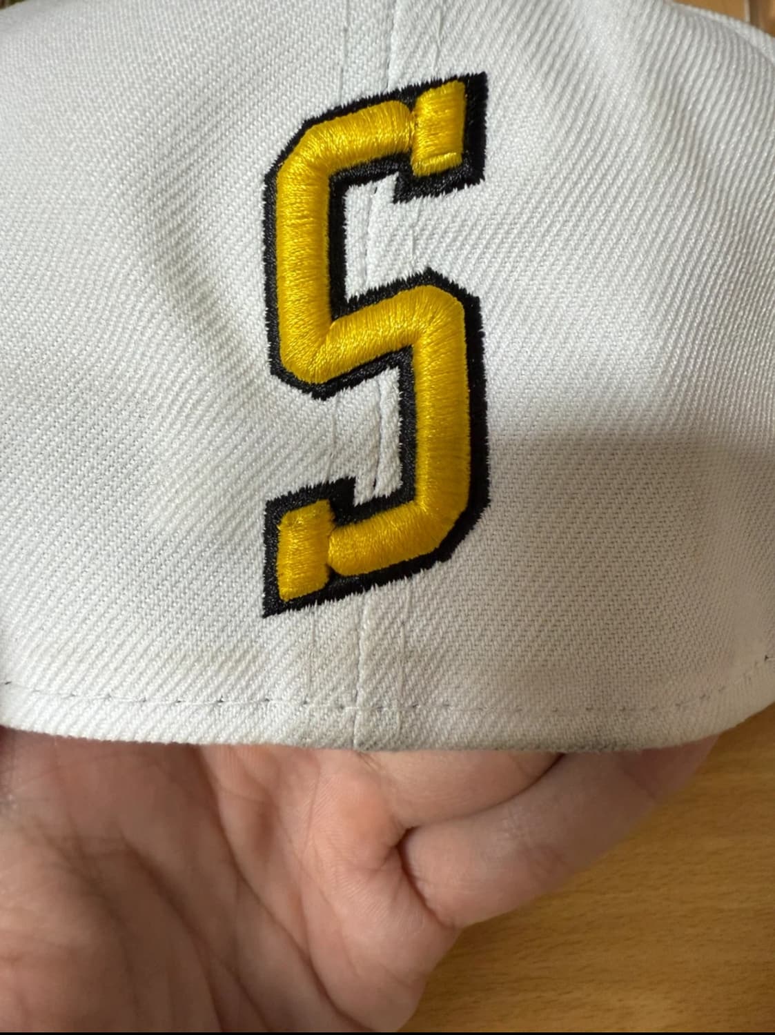 슈프림 멀티 S 로고 뉴에라 화이트 25SS  상품이미지2