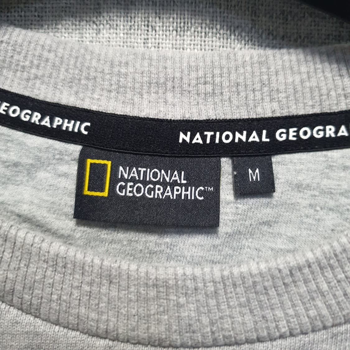 내셔널지오그래픽 기모 와펜 맨투맨 티셔츠 회색  상품이미지5