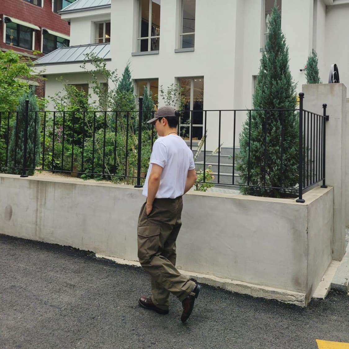 [L] 유니클로 와이드핏 파라슈트 카고팬츠 상품이미지4