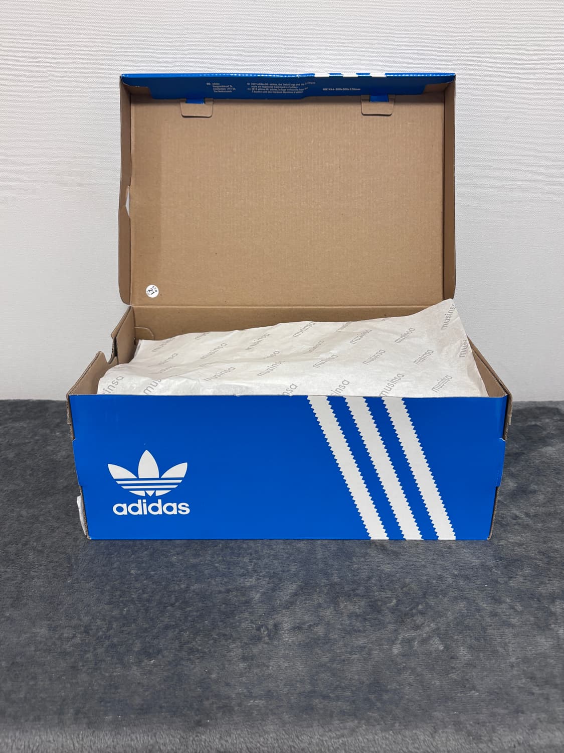 새상품) 220(225~230) 아디다스 코리아 오즈위고 흰색 운동화 상품이미지9