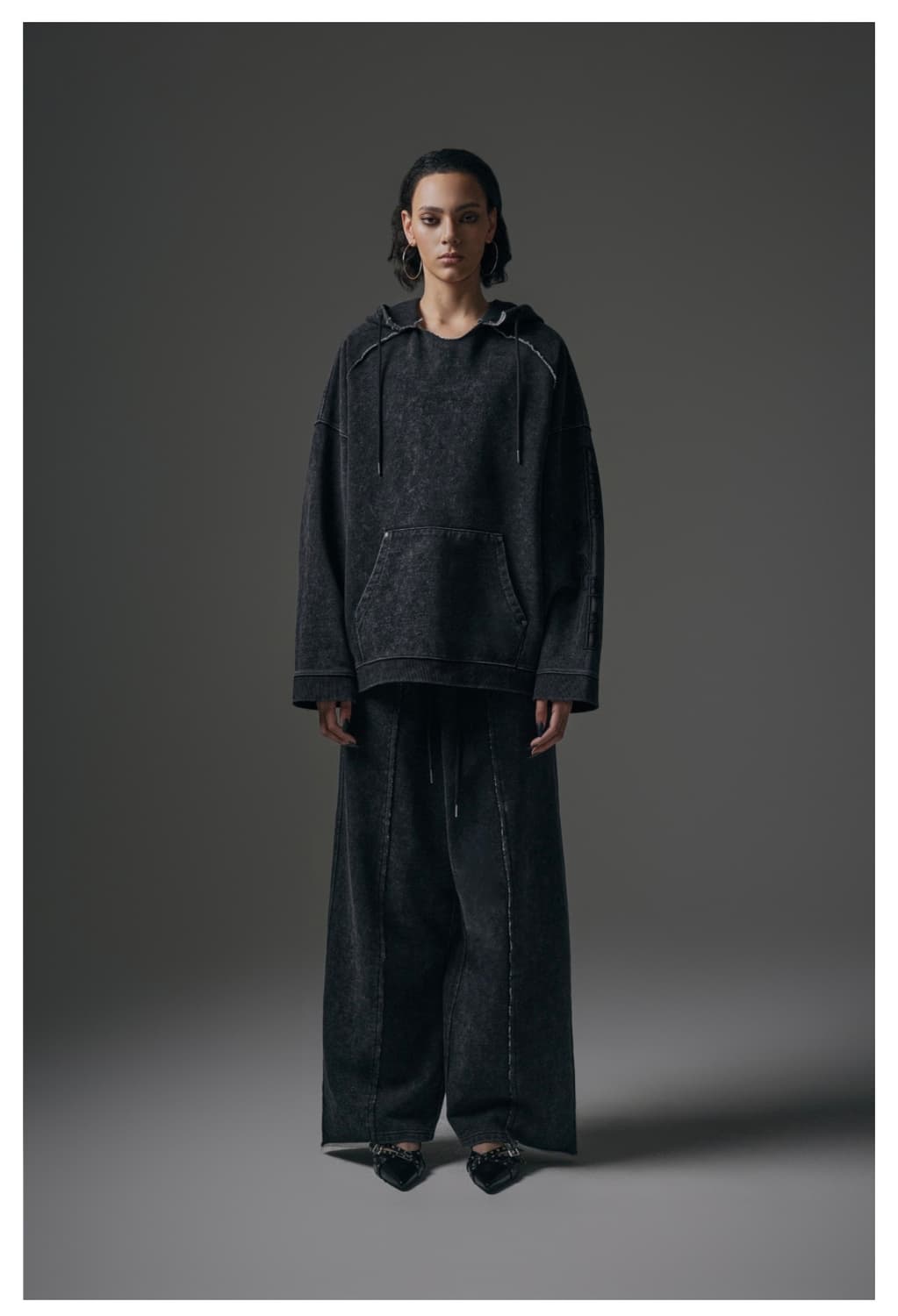 트리밍버드 Stone Washing Vertical Logo Sweat  상품이미지1