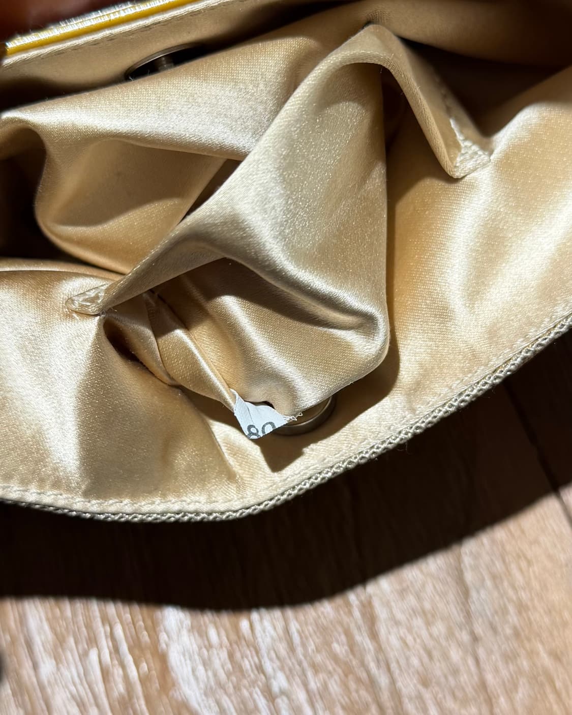 프라다 옐로우 멀티컬러 메시 시퀸 레더 미니숄더백 상품이미지9