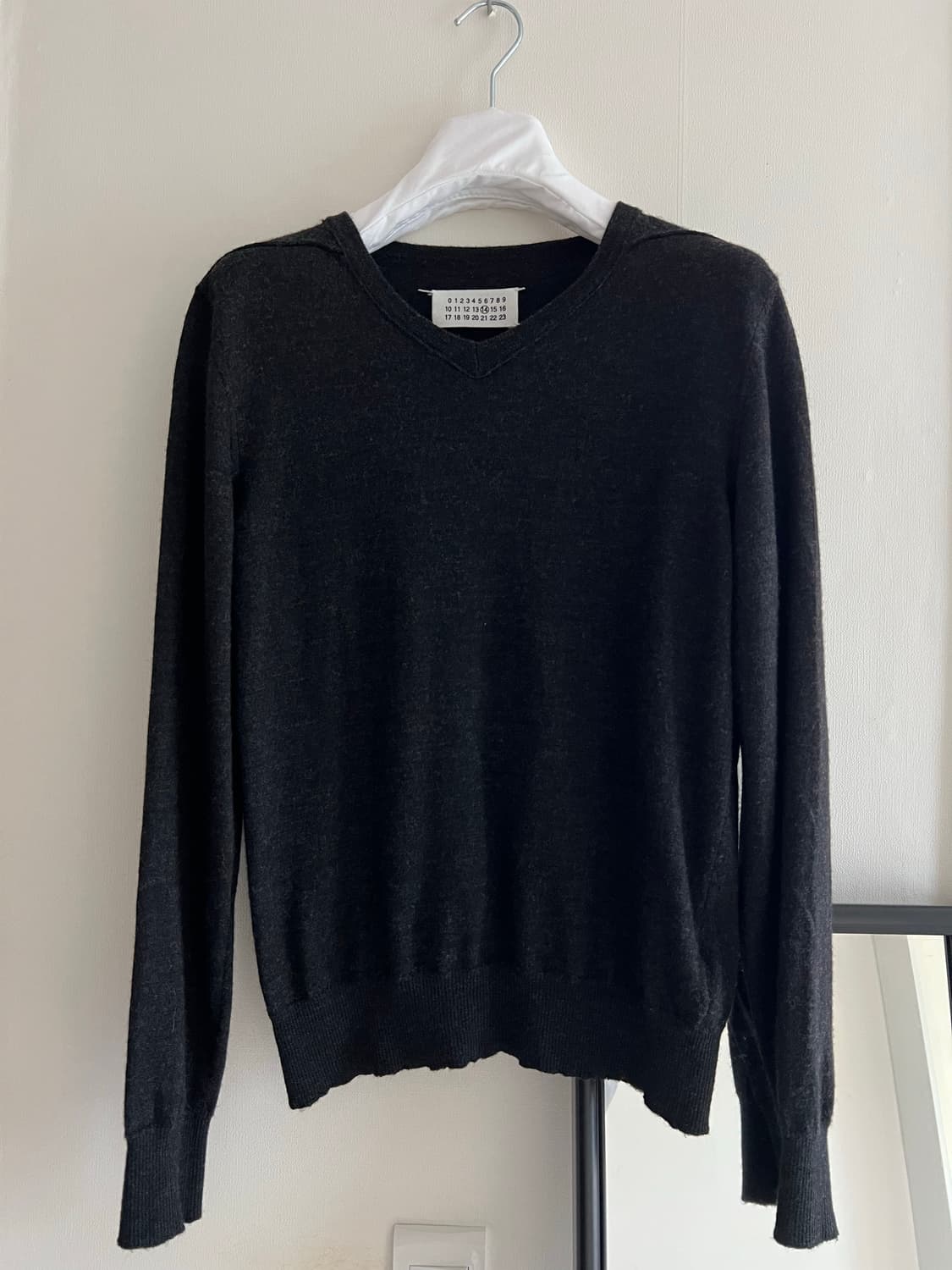 마틴 마르지엘라 브이넥 니트 상품이미지3