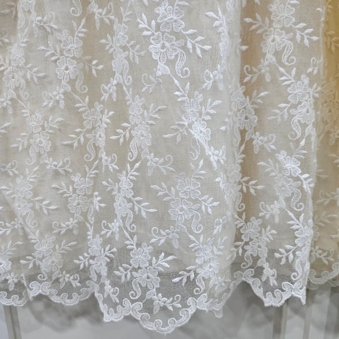 아이보리 레이스 끈나시 블라우스 상품이미지6