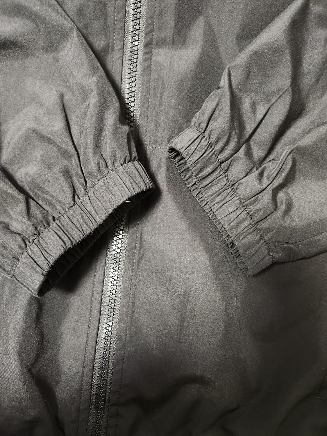 새상품급)FCMM 바람막이 사이즈110(xxl)

여러 중고사이트에도 같 상품이미지4